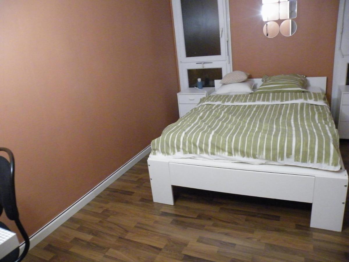 Appartement F3 -Plaisir Moins Cher - Jusqu'A 8Personnes 塞纳河畔勒梅 外观 照片
