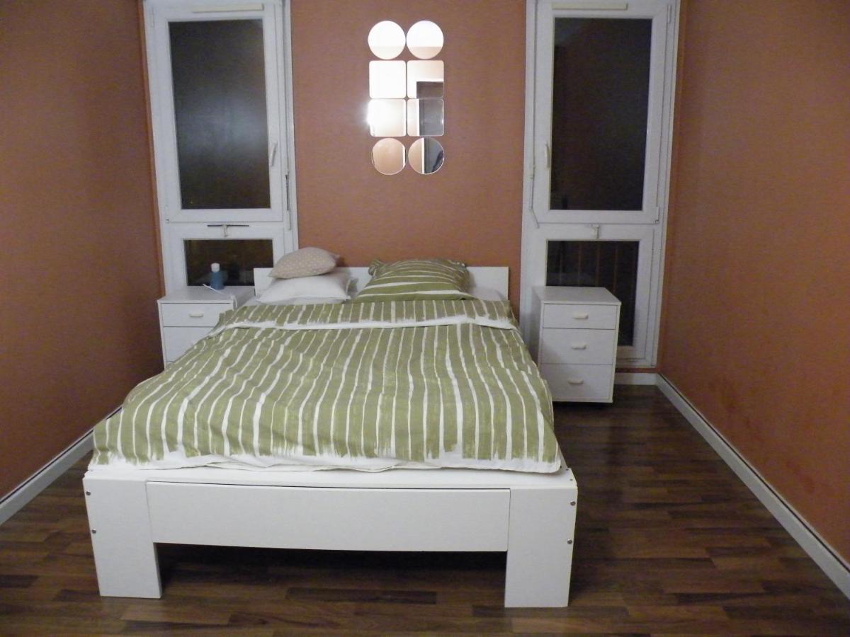 Appartement F3 -Plaisir Moins Cher - Jusqu'A 8Personnes 塞纳河畔勒梅 外观 照片