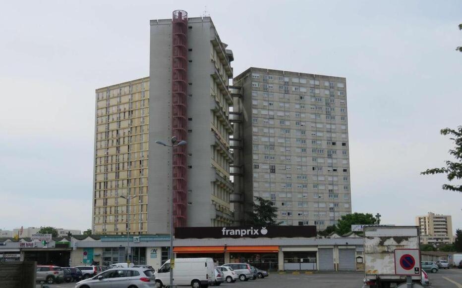 Appartement F3 -Plaisir Moins Cher - Jusqu'A 8Personnes 塞纳河畔勒梅 外观 照片